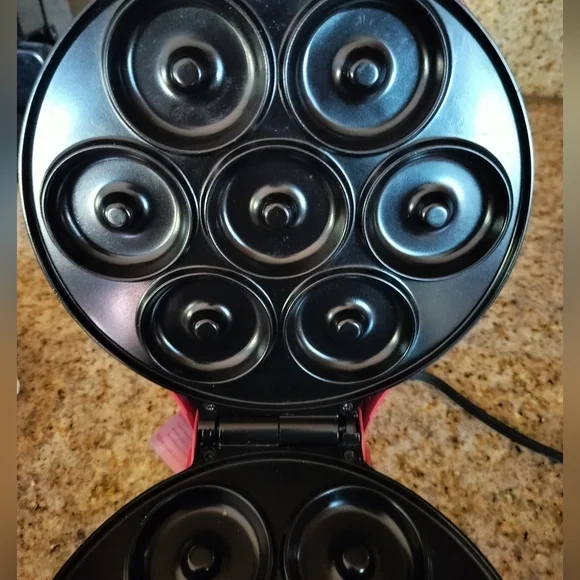 Bella Cucina 13466 Donut Maker NWOB - Picture 4 of 4